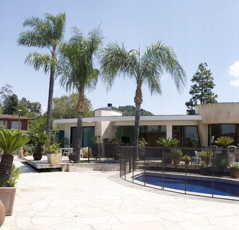 Outdoor Pool Area at Studio City Recovery