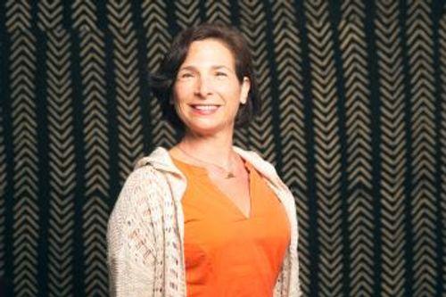 Dr. Eva Altobelli, MD